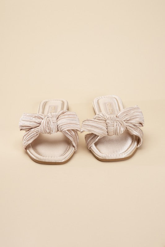 Très Chic Bow Decor Crinkle Satin Flat Sandals