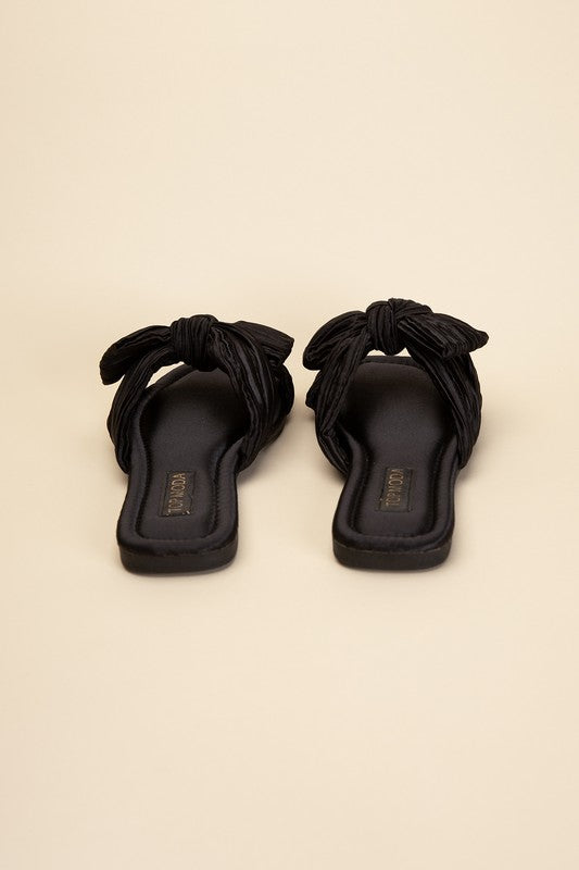 Très Chic Bow Decor Crinkle Satin Flat Sandals