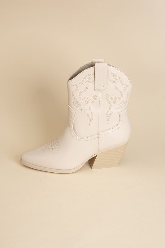 Blazing Heat Embroidery Decor Western Cowboy Boots - ShopRbls