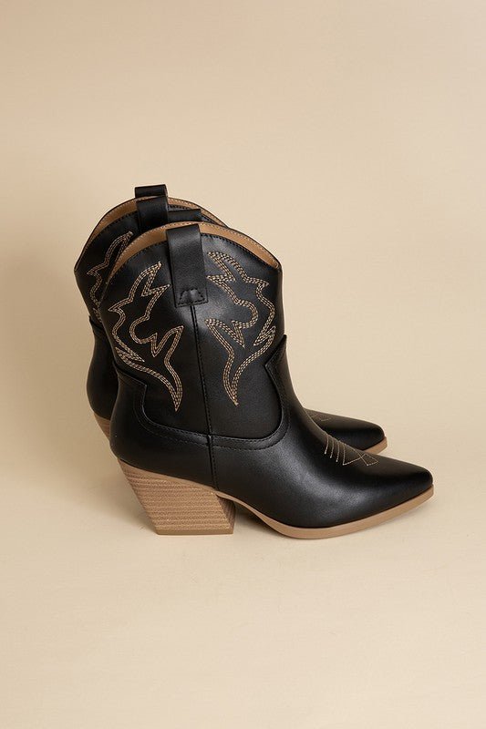 Blazing Heat Embroidery Decor Western Cowboy Boots - ShopRbls